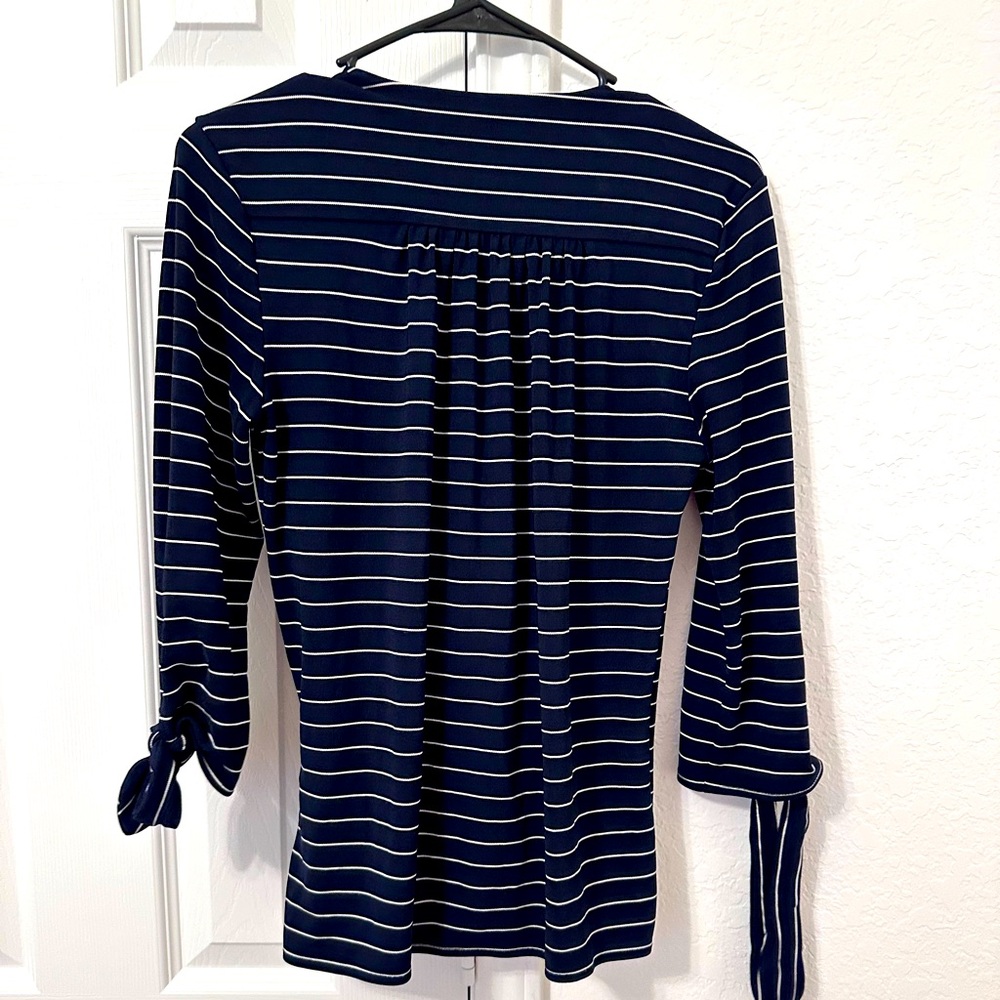 Women blouses 👚 size x-small,long sleeves with v-neck